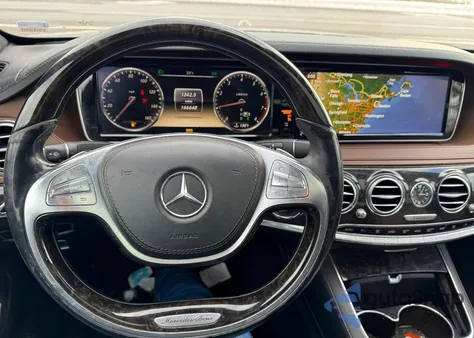 2014 Mercedes-Benz S 550 z USA, uszkodzony, nr VIN WDDUG8CB2EA008410